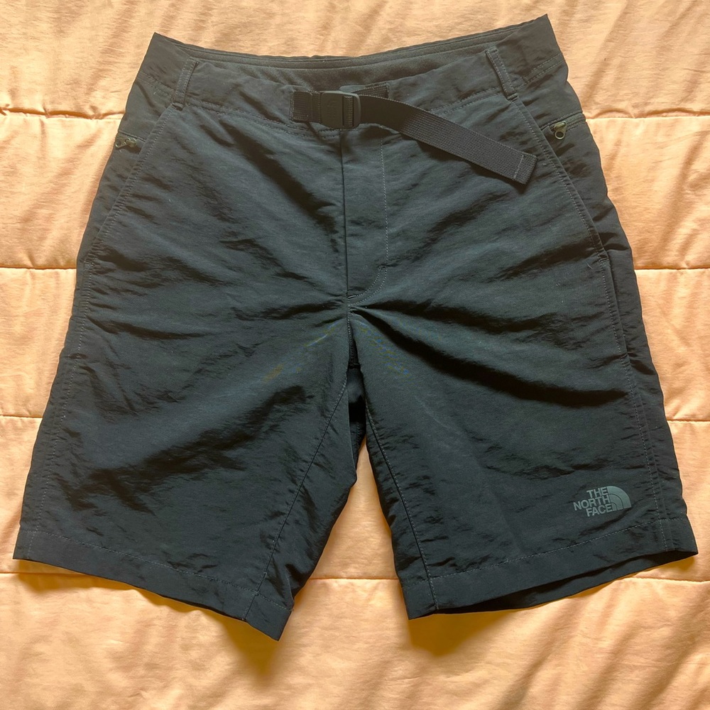 Men’s North Face Adventure shorts.